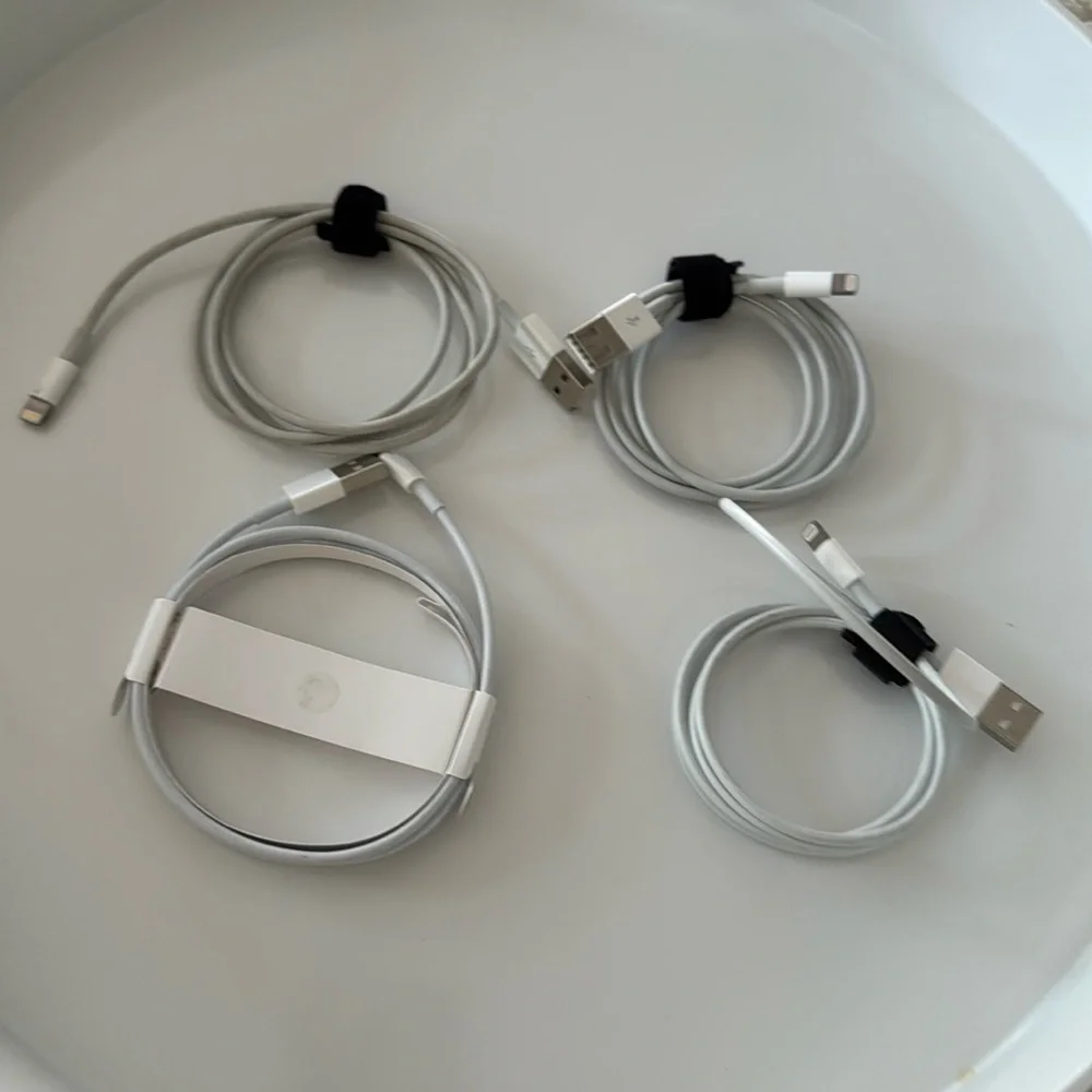 Apple USB 1m Charging Cable Bundle (4)